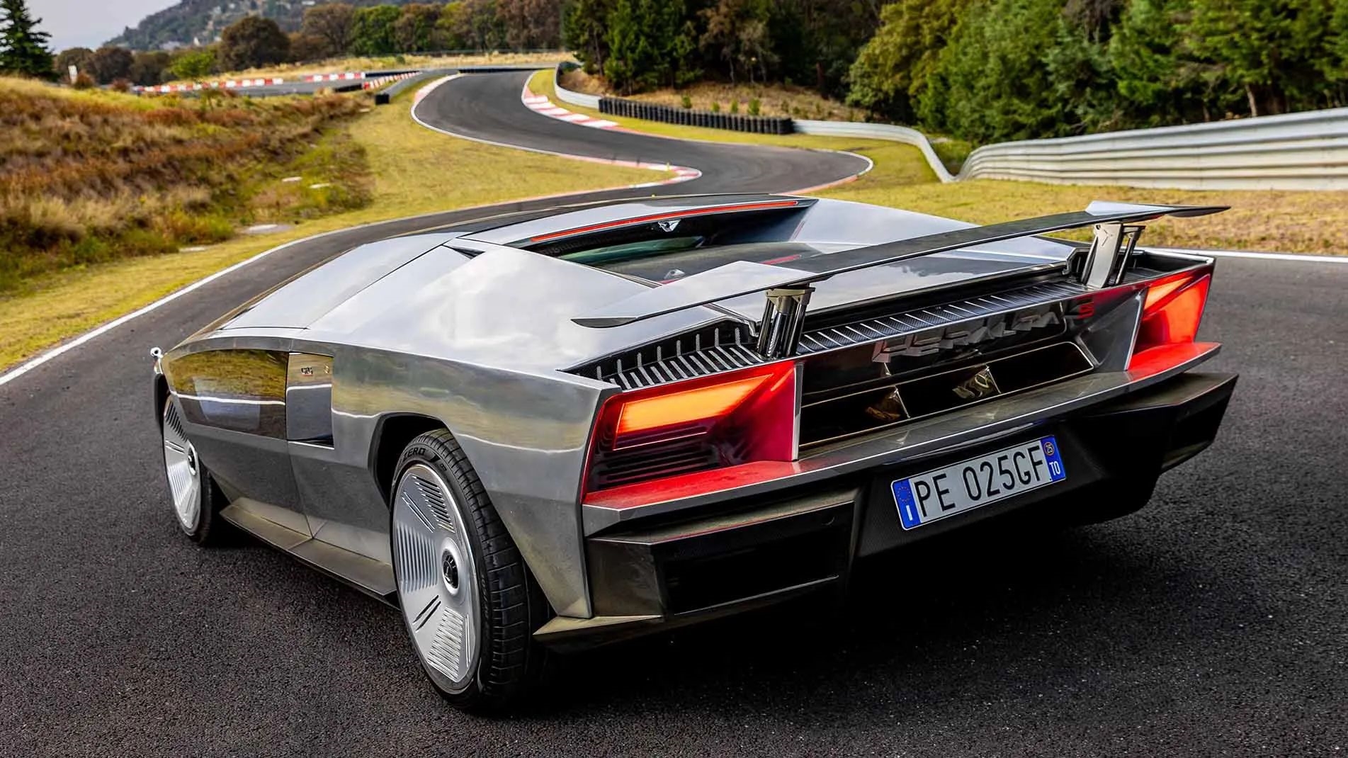 Η αγωνιστική Maserati που έκλεψε την παράσταση στη Design Week του Μιλάνου (εικόνες) - εικόνα 1