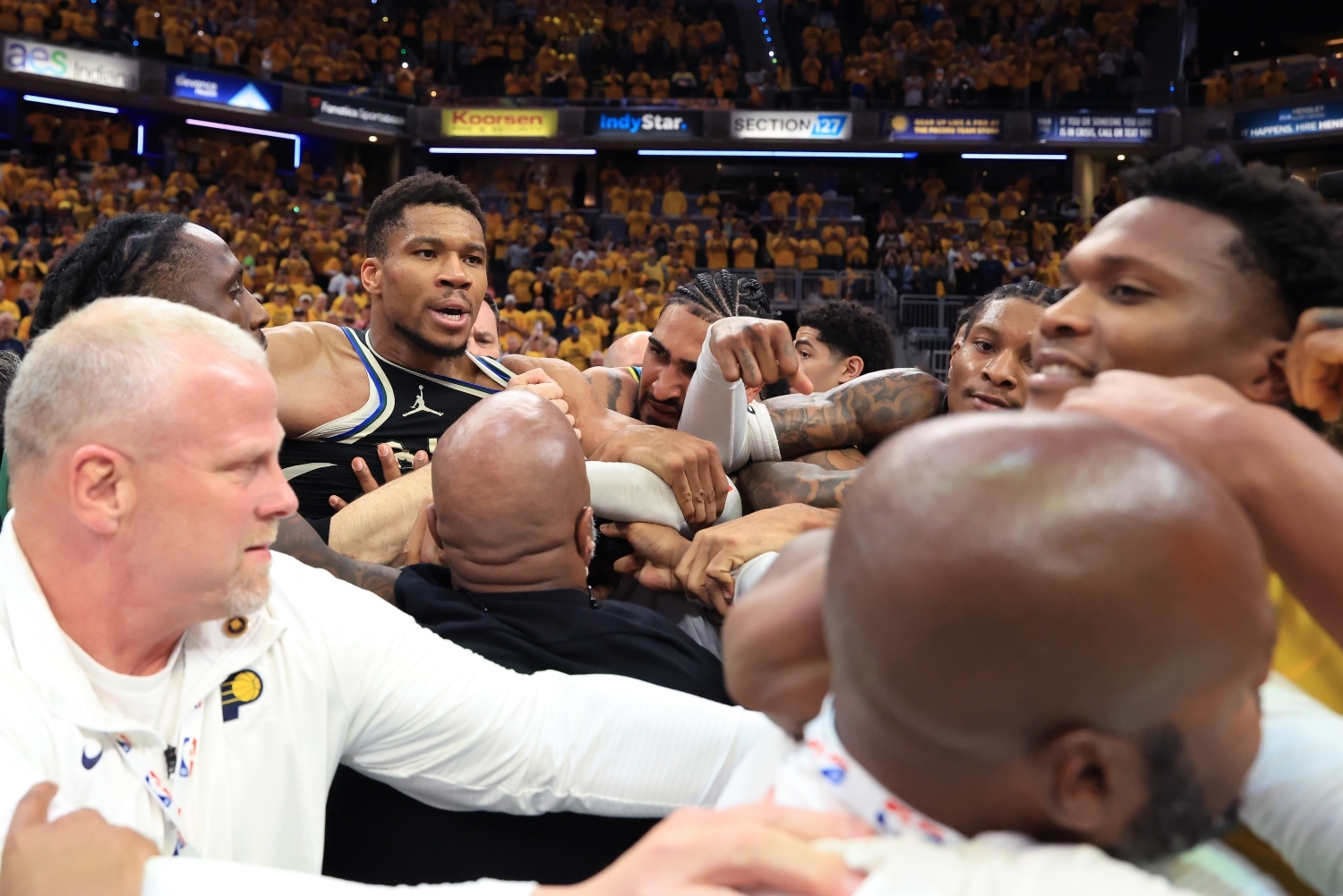 Ποια είναι η Ελληνοαμερικανίδα ρεπόρτερ των Miami Heat που έγινε viral - εικόνα 1