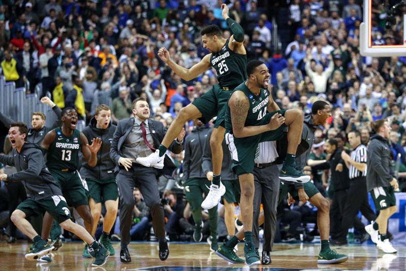 ΚΟΛΕΓΙΑΚΟ ΜΠΑΣΚΕΤ MARCH MADNESS 1