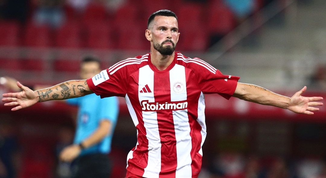 Ο 17χρονος Χρήστος Μουζακίτης έκανε 30.000 φιλάθλους του Ολυμπιακού να φωνάζουν το όνομά του - εικόνα 1