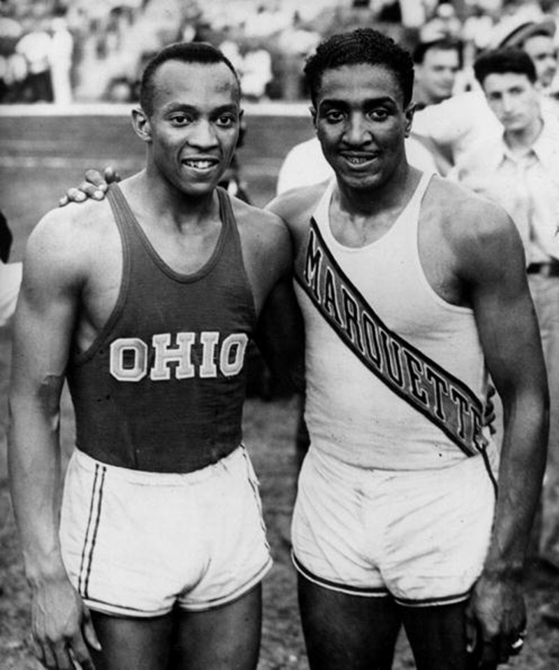 O Jesse Owens και ο Ralph Metcalfe