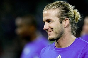 Απίστευτο: Τενίστας έκοψε τα μαλλιά του την ώρα του αγώνα - εικόνα 1