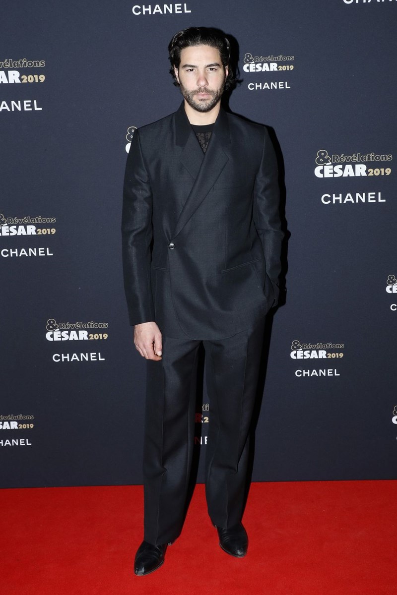 ΜΑΥΡΟ ΚΟΣΤΟΥΜΙ