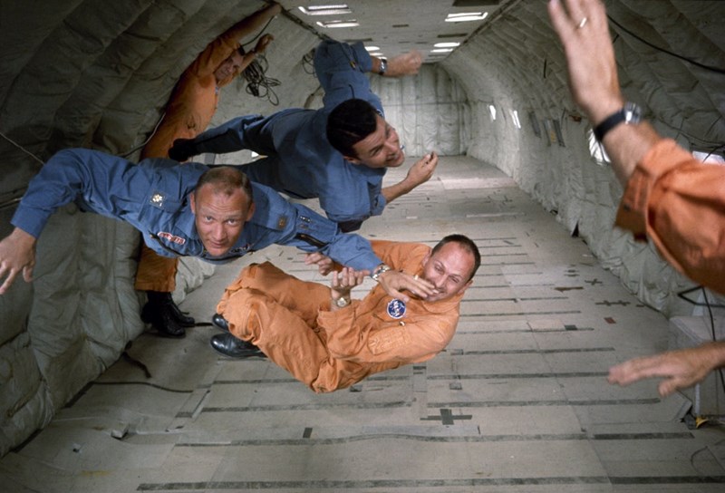 ASTRONAUTS - WEIGHTLESSNESS TRAINING