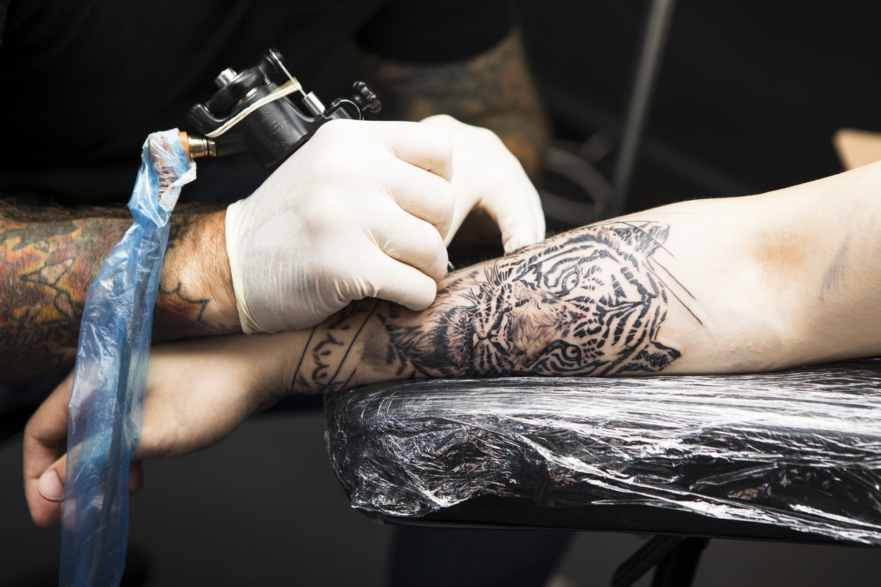 Είναι εθιστικά τα τατουάζ; 6 tattoo artists απαντούν σε 10 καυτές απορίες μας - εικόνα 2