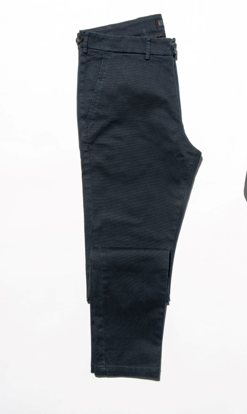 MEN'S FASHION ITEM IN BLUE