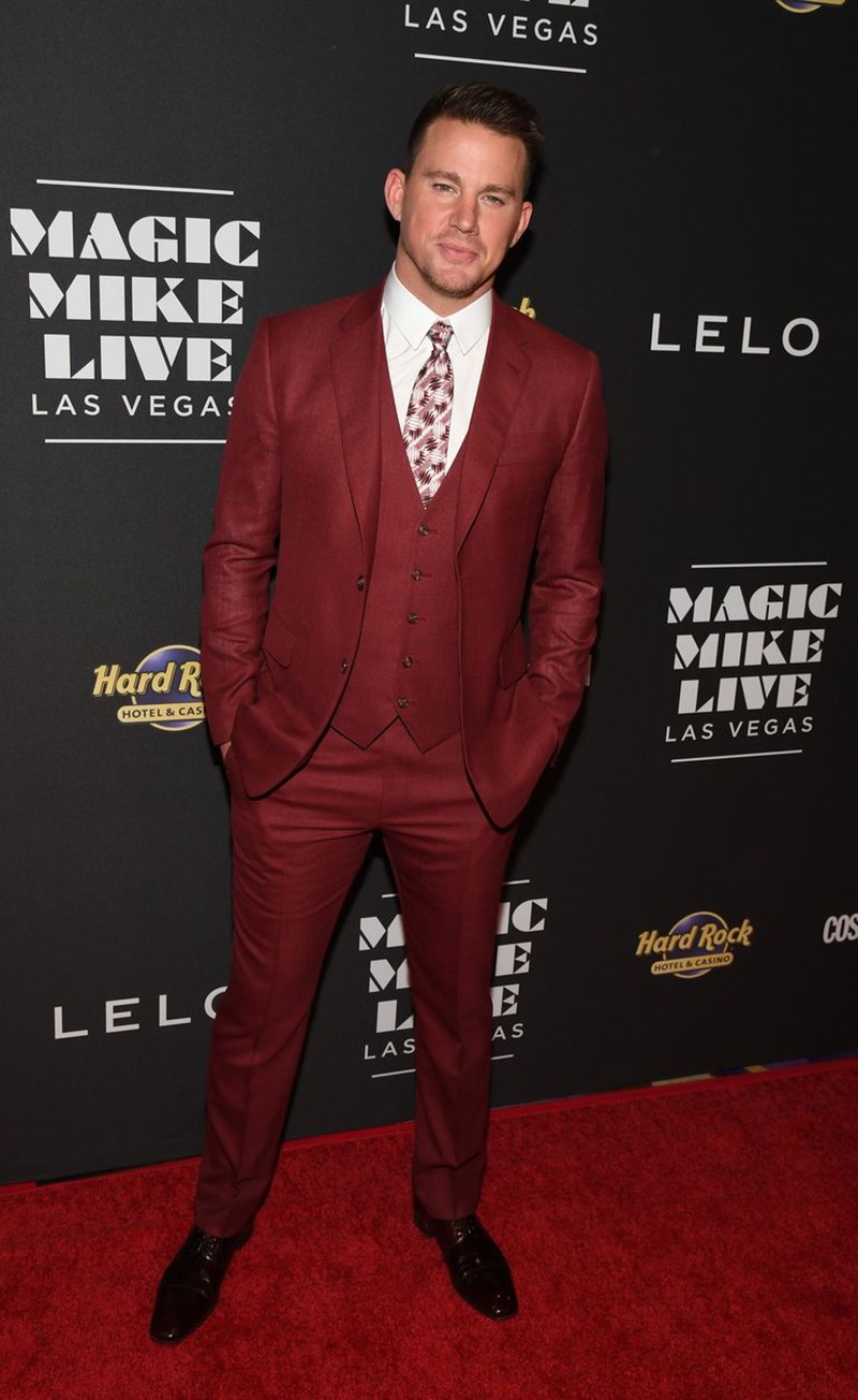 ΚΟΣΤΟΥΜΙ ΤΡΙΩΝ ΚΟΜΜΑΤΙΩΝ