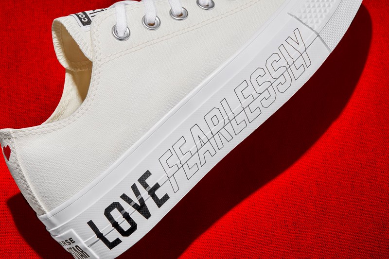 Love Fearlessly Converse σνικερς