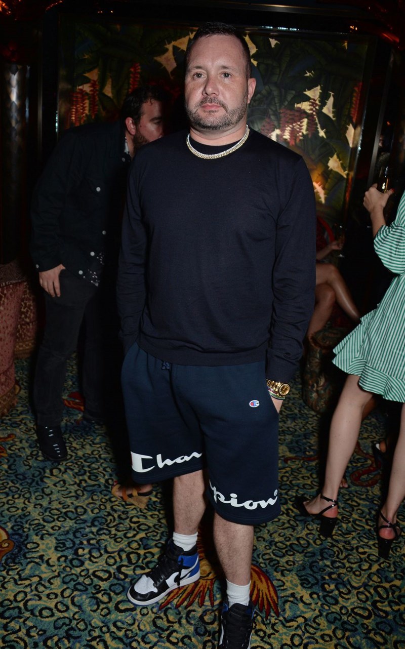 ΚΑΛΟΝΤΥΜΕΝΟΙ ΣΧΕΔΙΑΣΤΕΣ