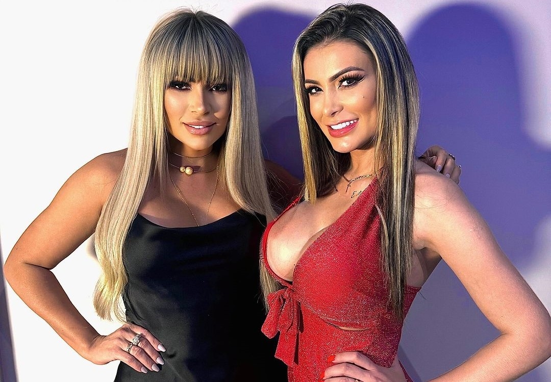 Μοντέλο του OnlyFans παρουσίασε δελτίο καιρού με μπικίνι για τον φονικό τυφώνα Έλεν και προκάλεσε αντιδράσεις - εικόνα 1