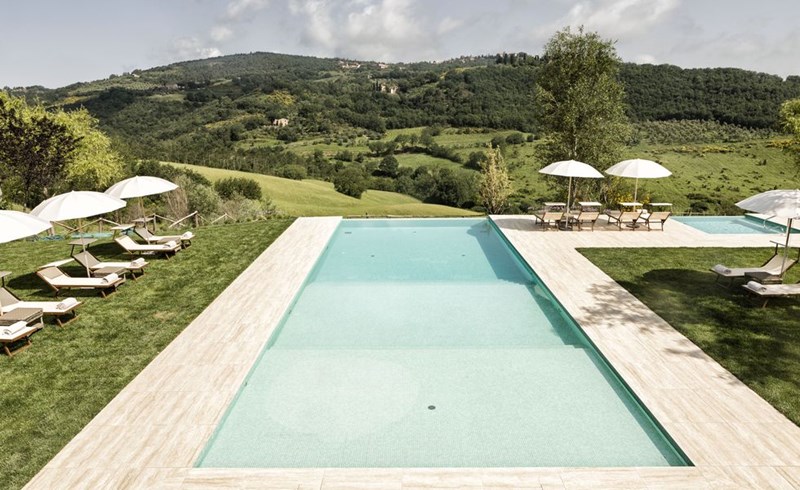 POOL IN TUSCANY