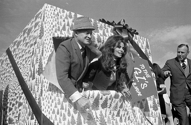 ΧΡΙΣΤΟΥΓΕΝΝΙΑΤΙΚΟ ΣΤΥΛ ΔΙΑΣΗΜΩΝ