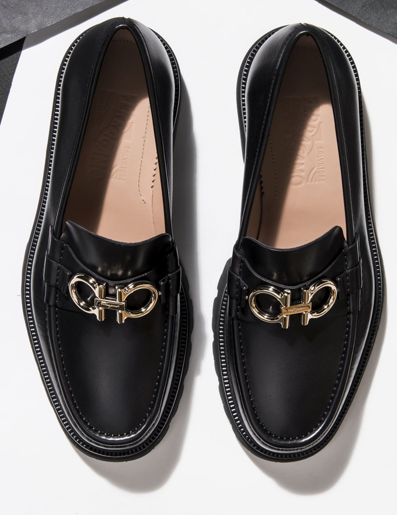 ΔΕΡΜΑΤΙΝΑ ΠΑΠΟΥΤΣΙΑ