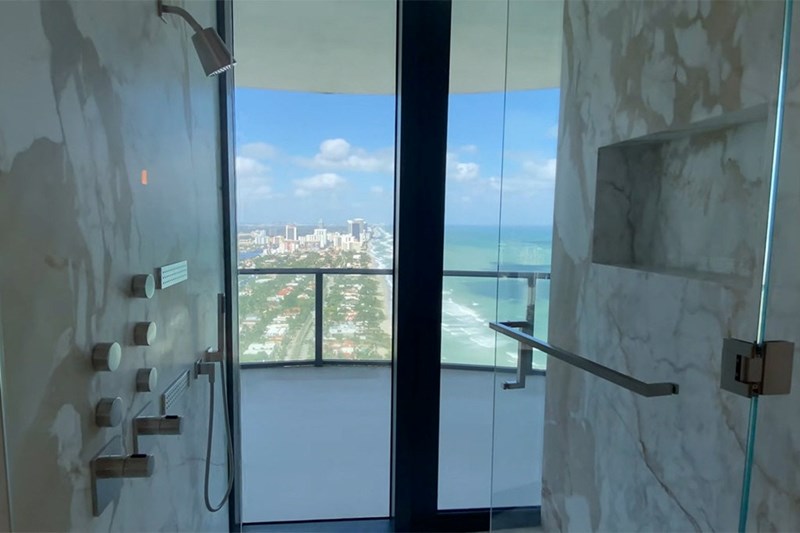 Το μπάνιο του ενός εκατομμυρίου