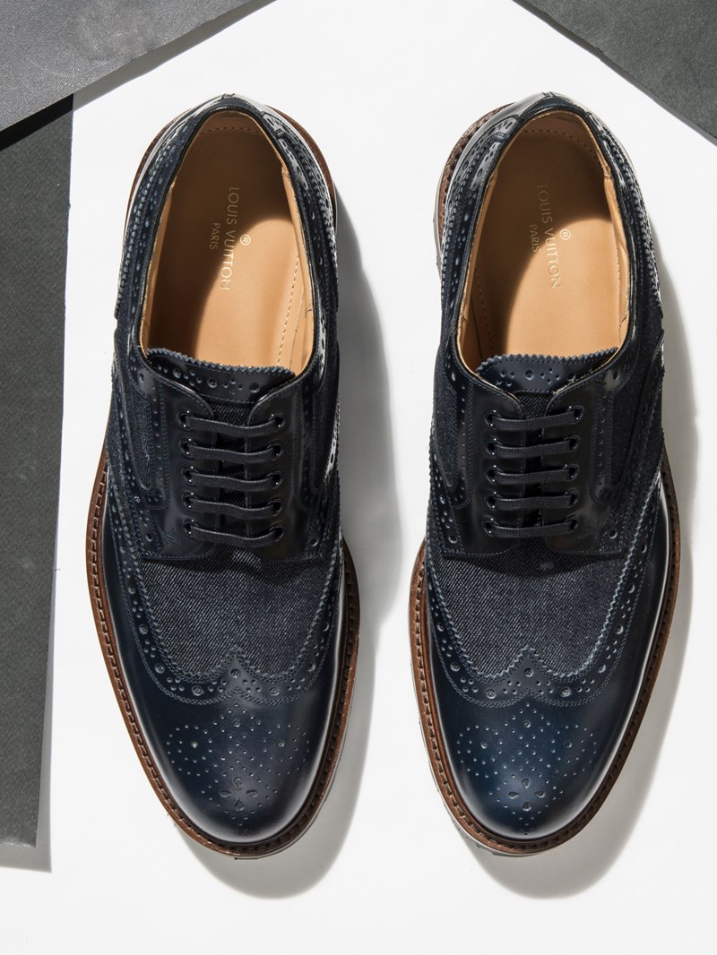 ΔΕΡΜΑΤΙΝΑ ΠΑΠΟΥΤΣΙΑ