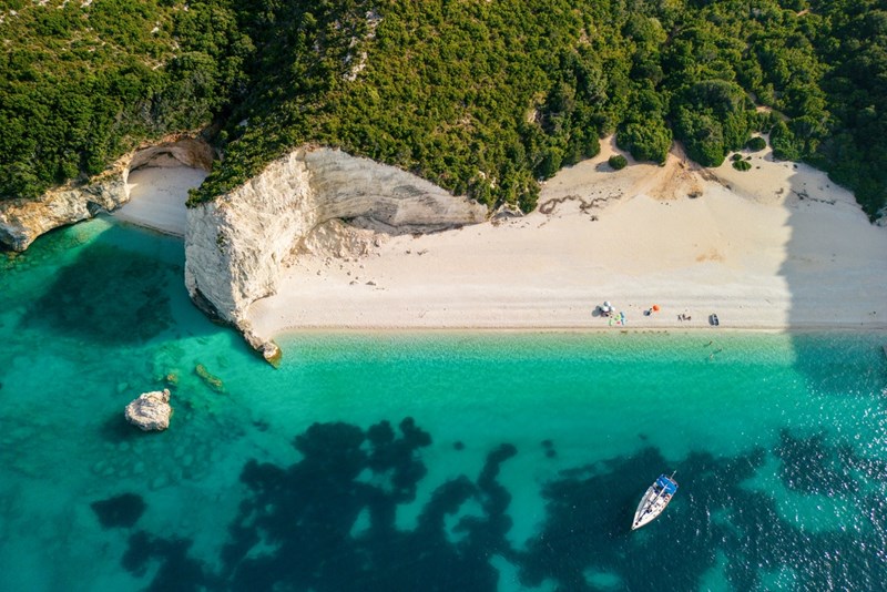 Η παραλία Φτέρη στην Κεφαλονιά