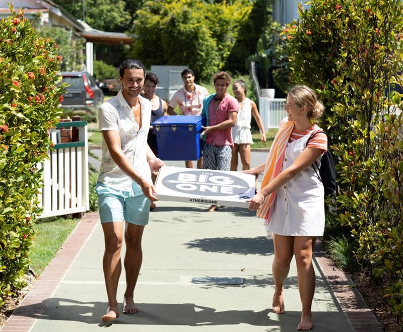 ΓΙΓΑΝΤΙΑ ΠΙΤΣΑ ΝΤΟΜΙΝΟΣ 1