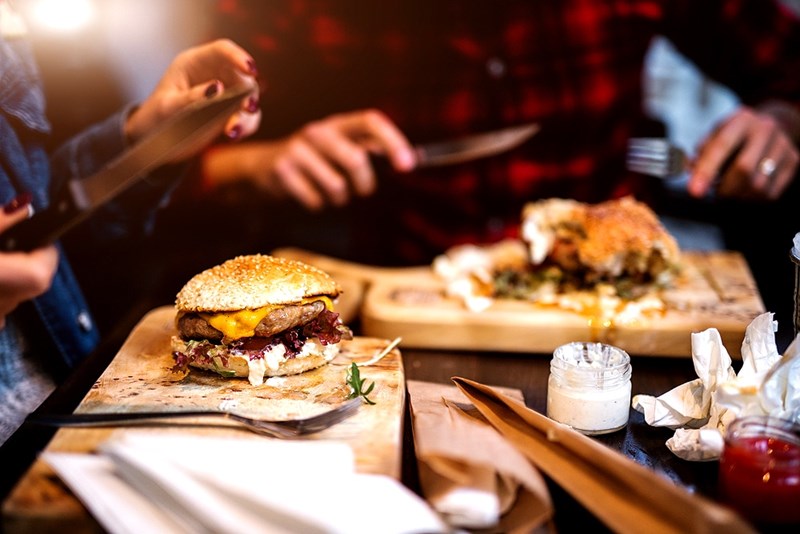 Τι θα ήθελες να ρωτήσεις έναν υπάλληλο του fast food