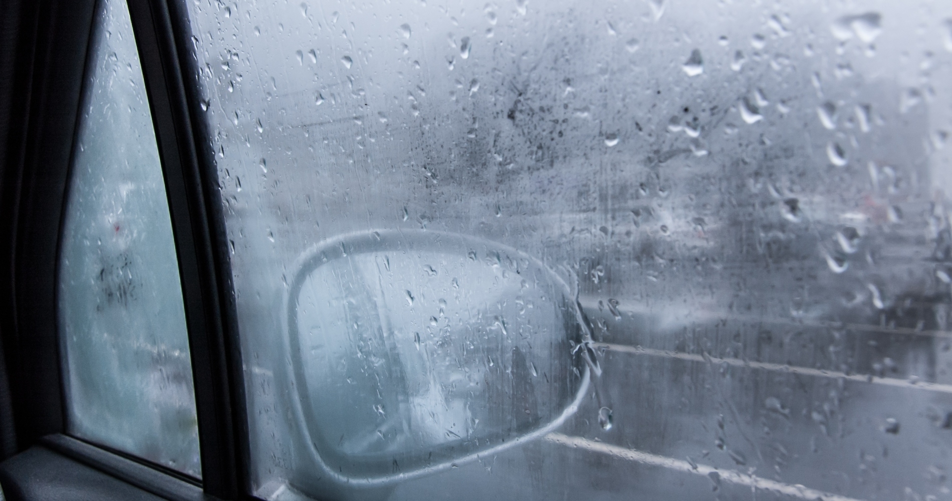 Μερικά έξυπνα κόλπα για να αντέξουν περισσότερο οι υαλοκαθαριστήρες σου - εικόνα 2