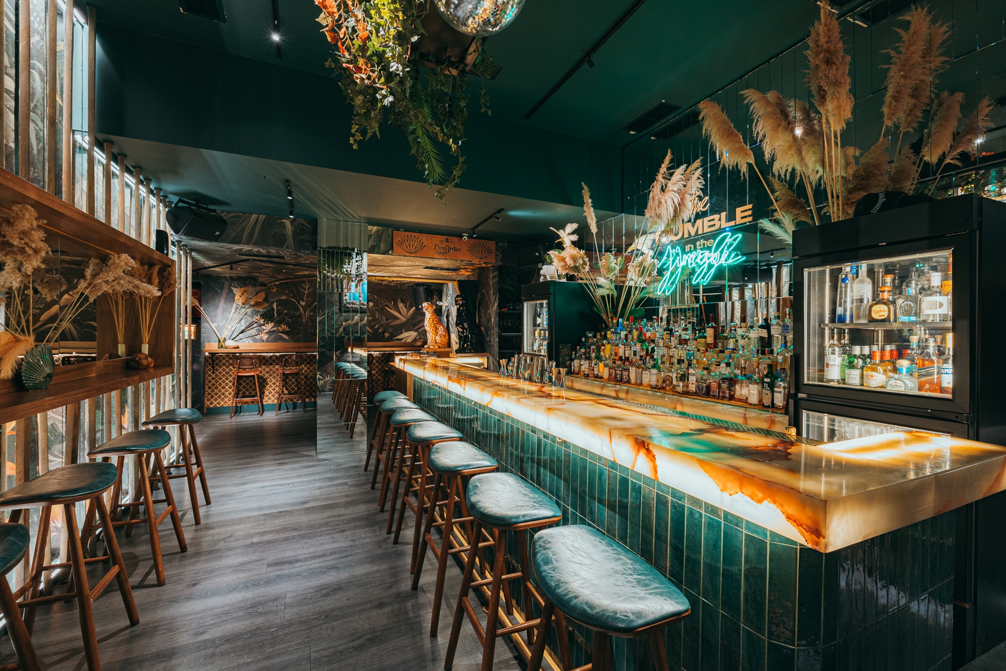 Σε αυτά τα νέα μπαρ πίνει τώρα η Αθήνα - εικόνα 1