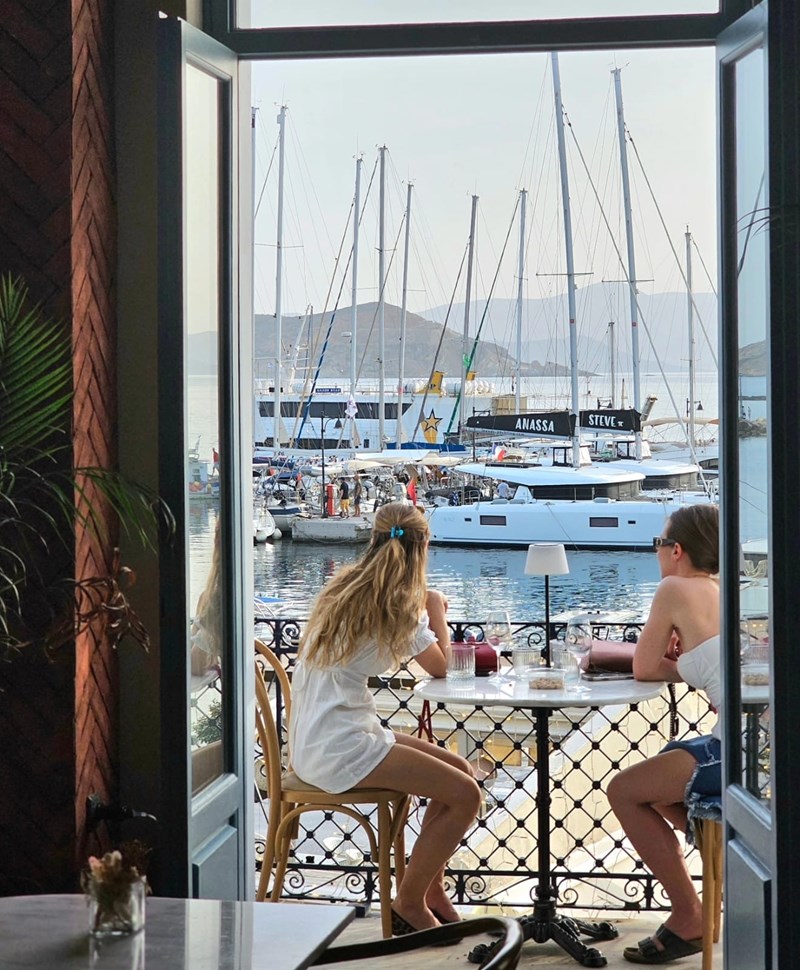 Το all day Hurmas στη Χώρα της Νάξου 4