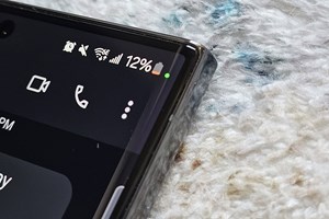 Τι ακριβώς κάνει αυτή η μικρή τρύπα στο κάτω μέρος του κινητού σου - εικόνα 1