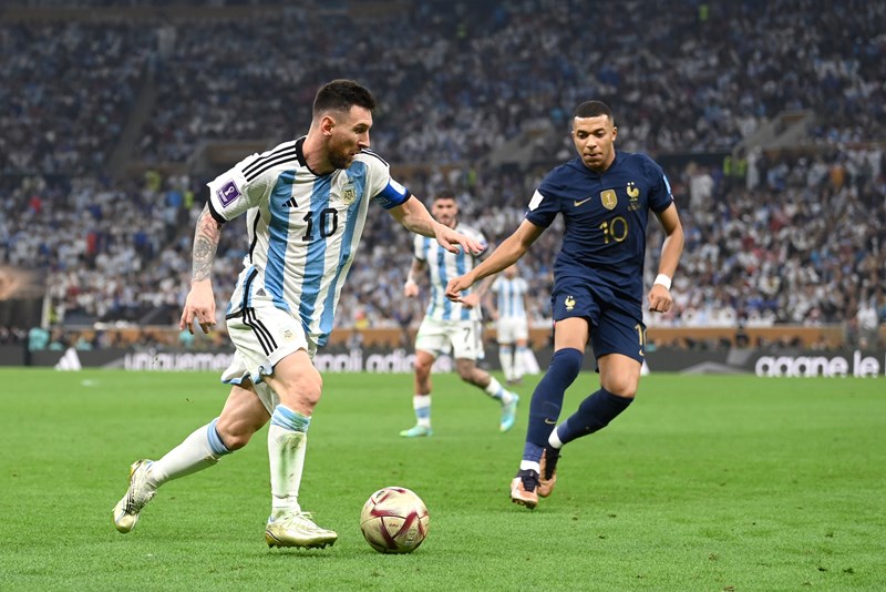 Kylian Mbappé και Messi