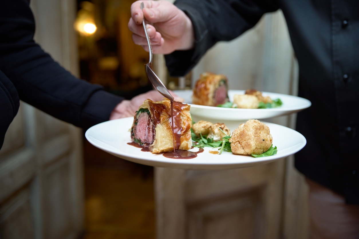 Σε αυτά τα εστιατόρια, η αθηναϊκή κουζίνα δεν φοβάται να πειραματιστεί - εικόνα 1