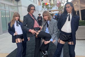 Το αγαπημένο φανελάκι του Damiano David είναι πάμφθηνο και φοριέται παντού - εικόνα 1