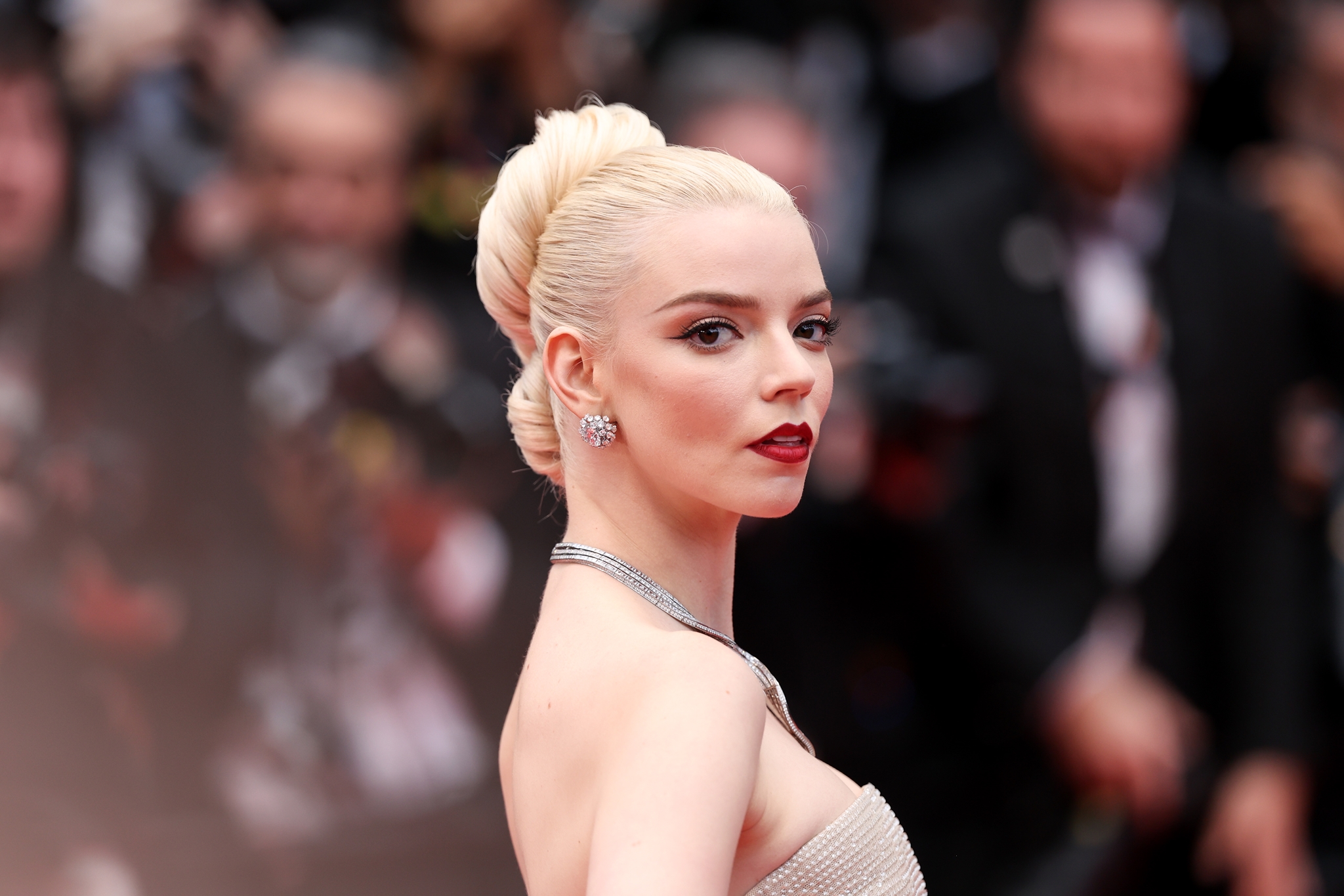 Είναι αλήθεια: Στη Δράμα Anya Taylor-Joy, Chris Evans και Salma Hayek για γυρίσματα - εικόνα 2