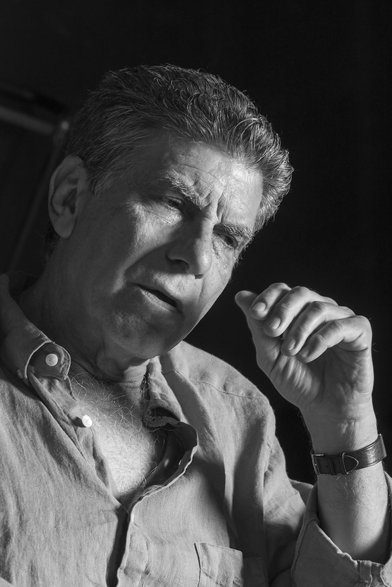 Γιάννης Μπέζος