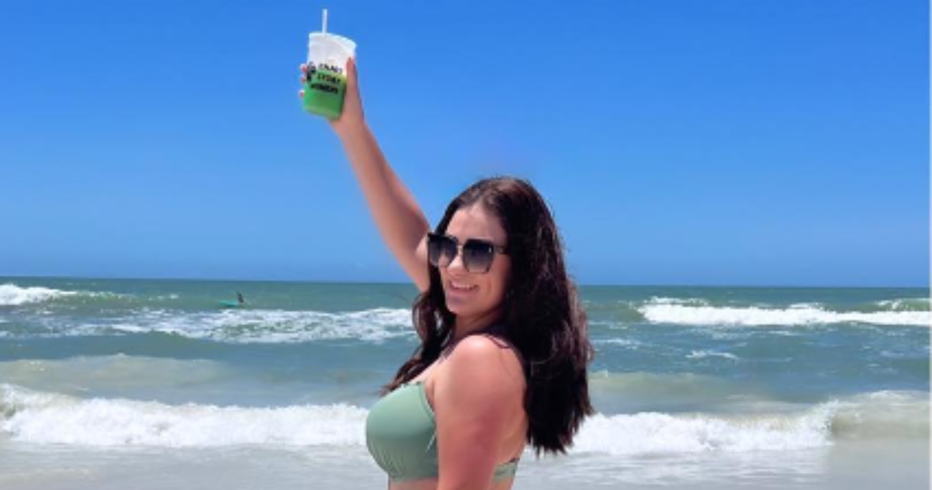 Ο 50 Cent τραυμάτισε γυναίκα σε συναυλία του με μικρόφωνο που πέταξε από τη σκηνή - εικόνα 1