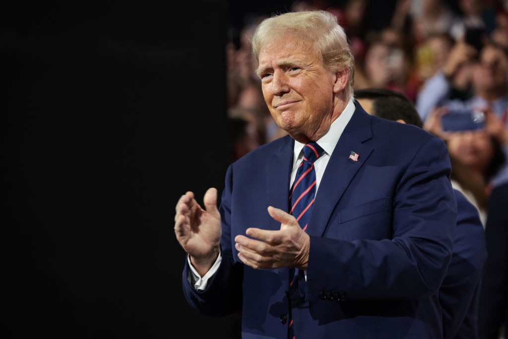 Ο Donald Trump δημοσίευσε βίντεο με τους Barack και Michelle Obama ως πιθήκους (video) - εικόνα 1