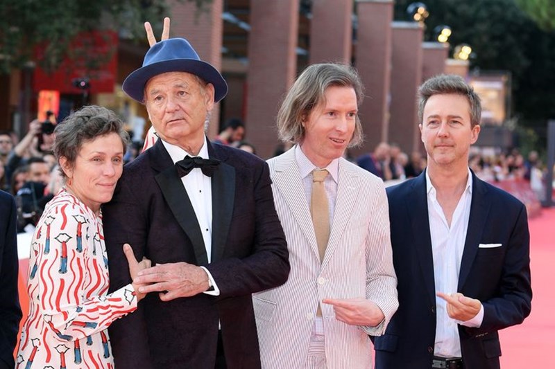 ΓΟΥΕΣ ΑΝΤΕΡΣΟΝ ΡΙΓΕ ΚΟΣΤΟΥΜΙ