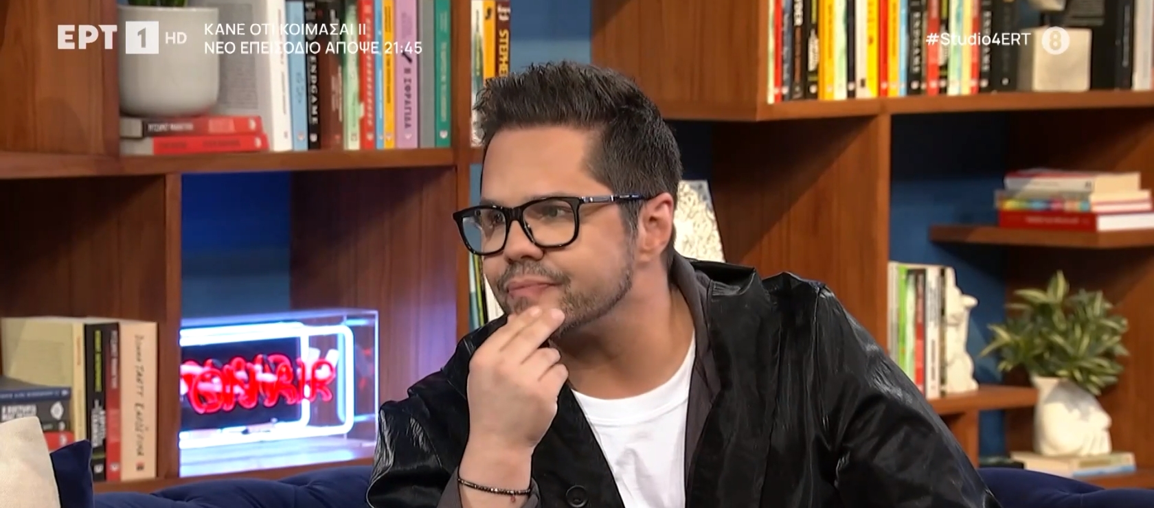 Αντιδράσεις για τραγούδι του Γιώργου Τσαλίκη σε χριστουγεννιάτικο πάρκο στα Τρίκαλα (video) - εικόνα 1