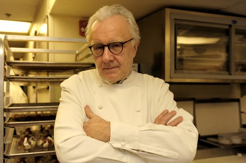 ΑΛΕΝ ΝΤΙΚΑΣ