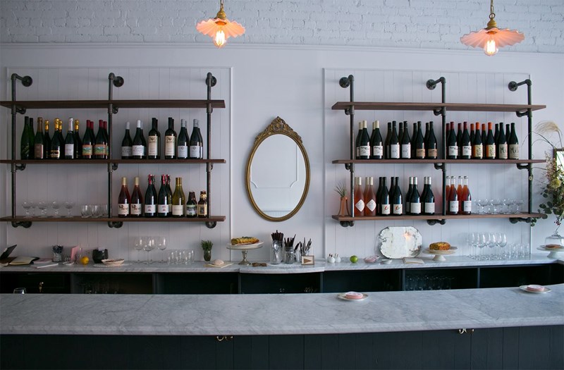 BRUNETTE ΜΠΑΡ ΝΕΑ ΥΟΡΚΗ