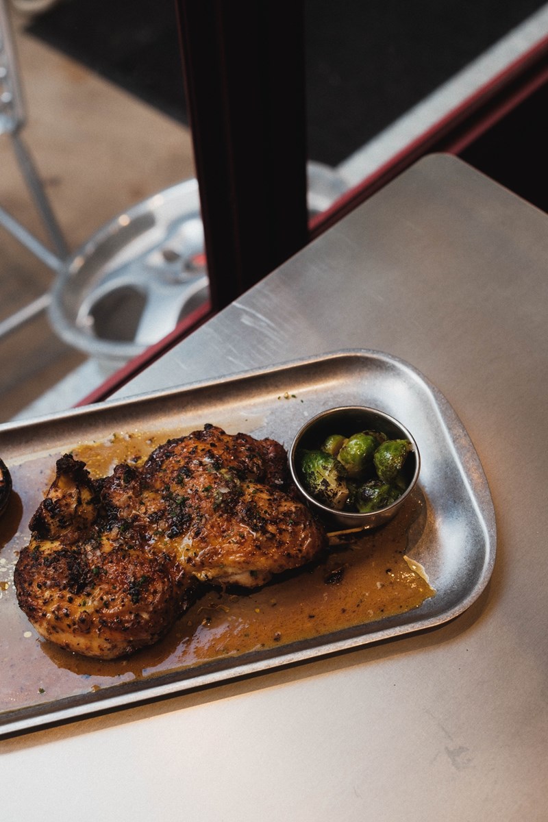 Το μπαρ εστιατόριο Βουλκανιζατερ στο Κουκάκι 5