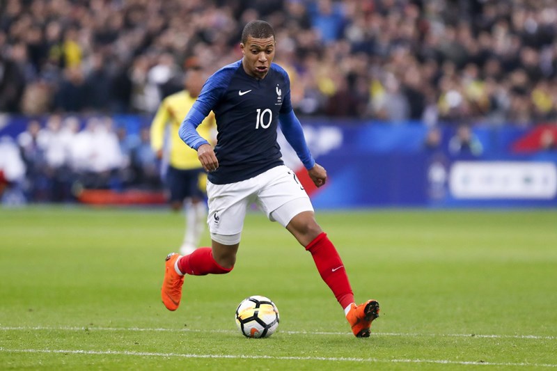 ΚΙΛΙΑΝ ΕΜΠΑΠΕ 3