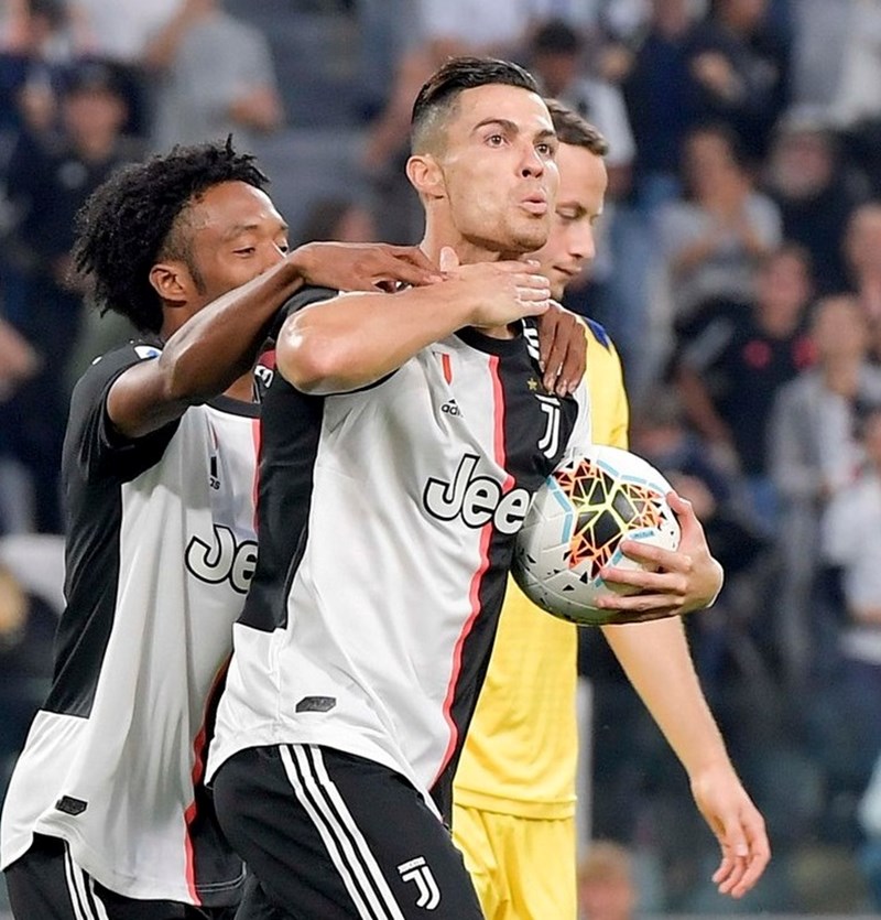 ΚΡΙΣΤΙΑΝΟ ΡΟΝΑΛΝΤΟ ΓΙΟΥΒΕΝΤΟΥΣ