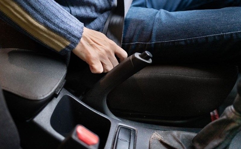 Μηχανικό χειρόφρενο