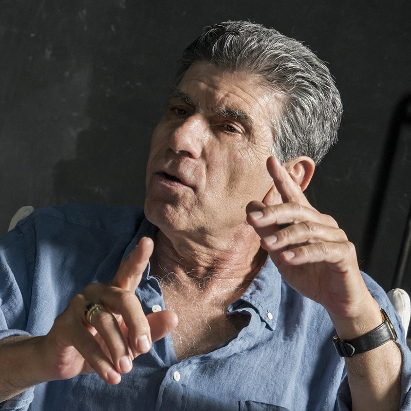 Γιάννης Μπέζος