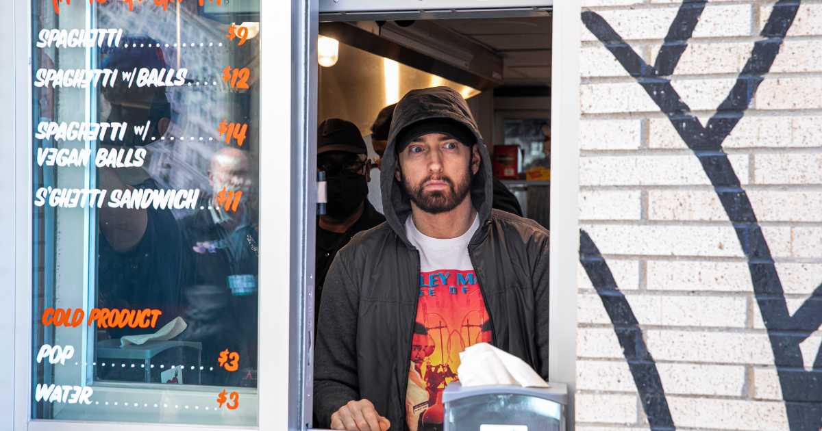 Ο Eminem θα γίνει παππούς και έφτιαξε το πιο συγκινητικό βίντεο για τη σχέση πατέρα-κόρης - εικόνα 1