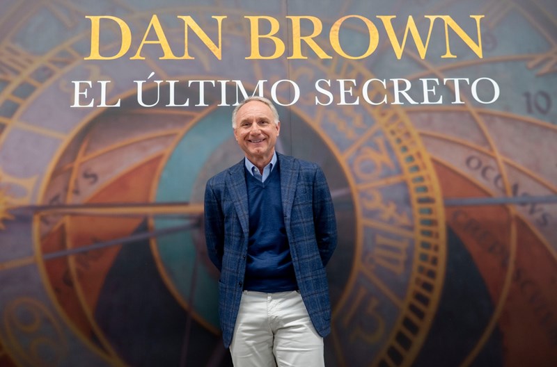 Ο Dan Brown