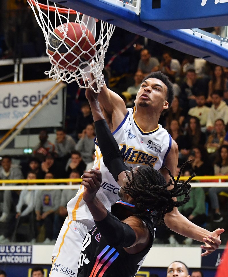 Ο Victor Wembanyama καρφώνει