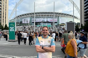 Αυτός είναι ο πασίγνωστος ηθοποιός που σιχαίνονται οι Oasis - εικόνα 1