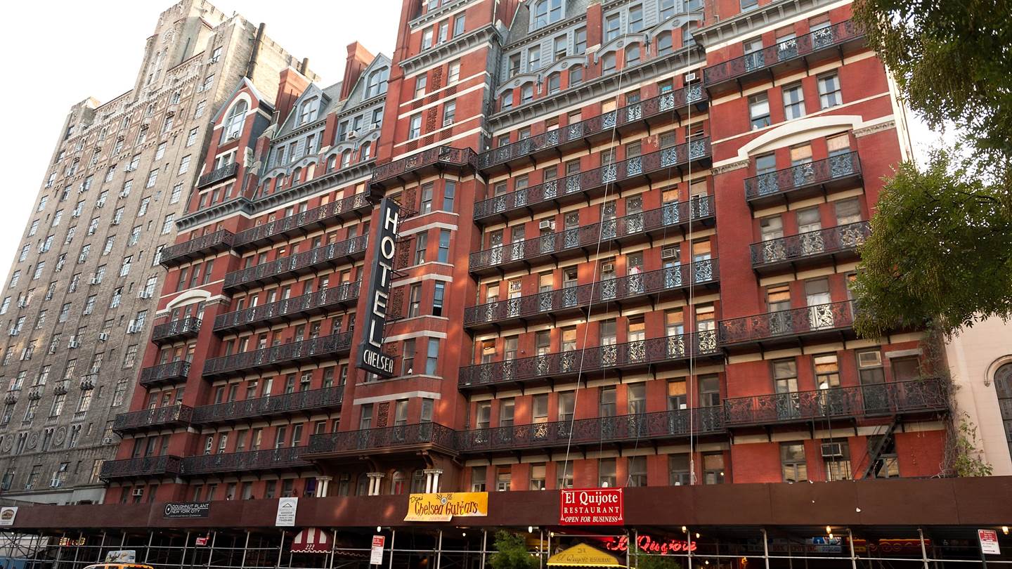 Το θρυλικό ξενοδοχείο Chelsea ξανανοίγει τις πύλες του στη Νέα Υόρκη