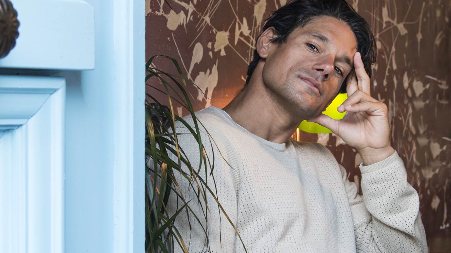 Ο Πάνος Βλάχος χαίρεται να σουτάρει