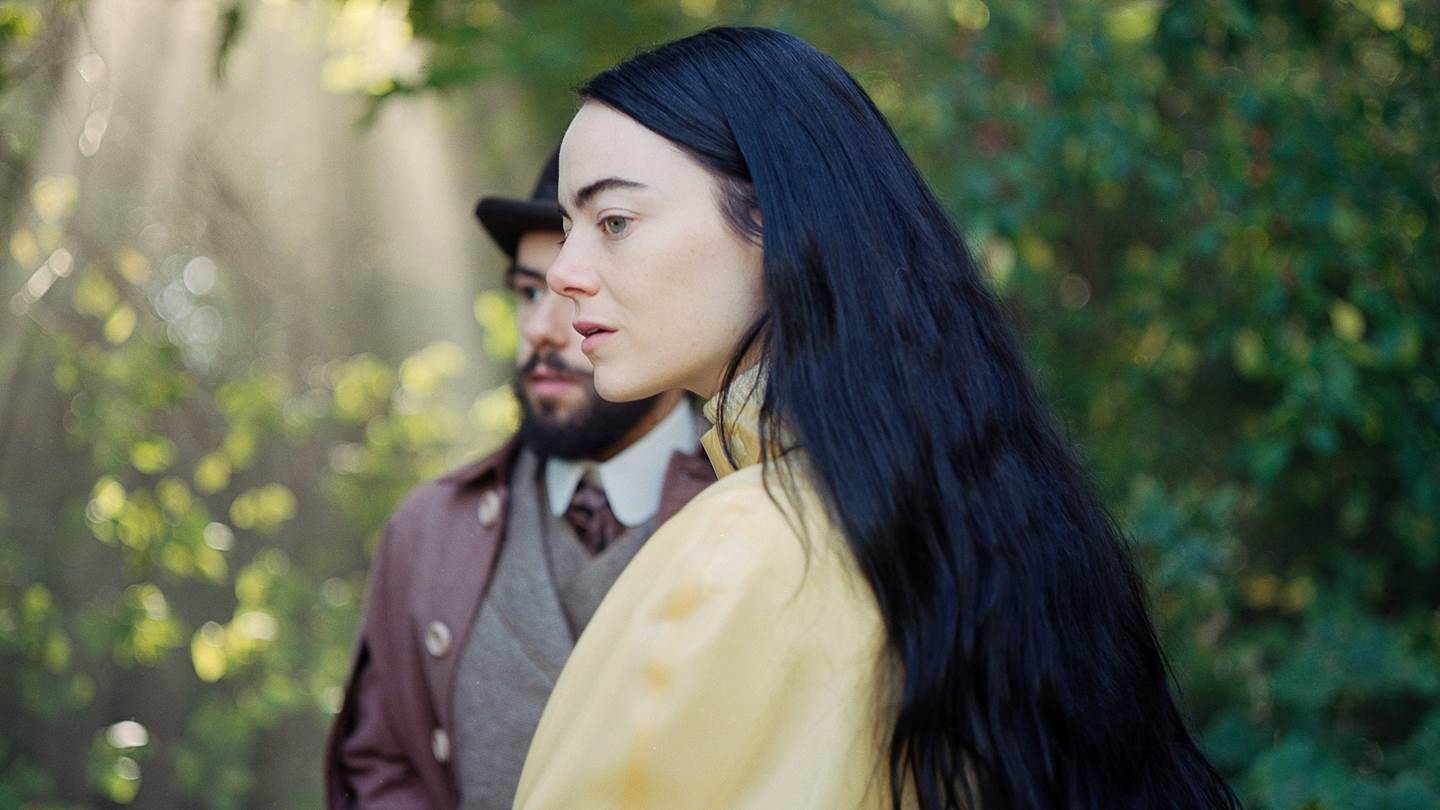 Tα φαντασμαγορικά κοστούμια του Poor Things έρχονται στο Μουσείο Μπενάκη