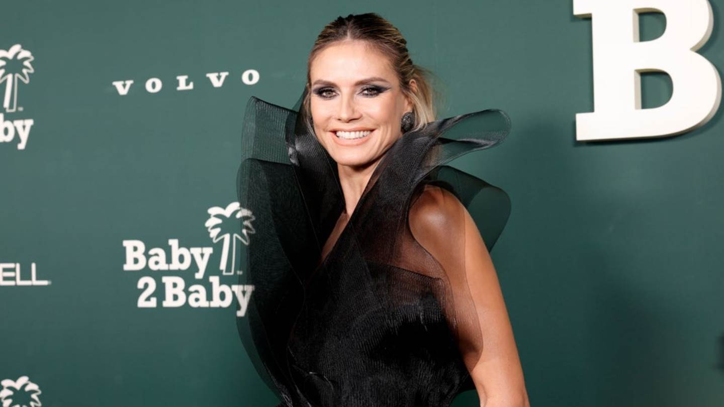 Τα καυτά Χριστούγεννα της Heidi Klum στην Καραϊβική